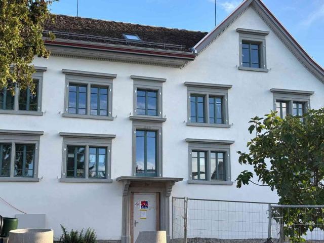 1 Zimmer, 95 m², 2. Stock
