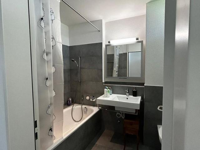 1 Zimmer, 99 m², 1. Stock