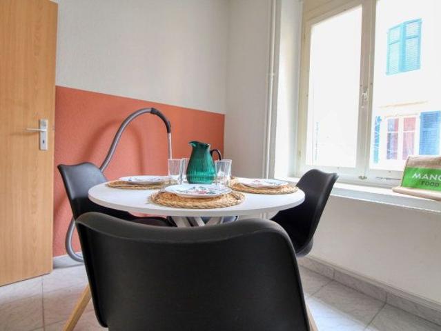 1 Zimmer, 9 m², 1. Stock