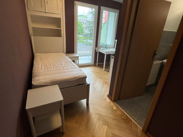 1 Zimmer, 13 m², 1. Stock