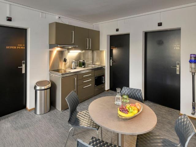 1 Zimmer, 13 m², 1. Stock