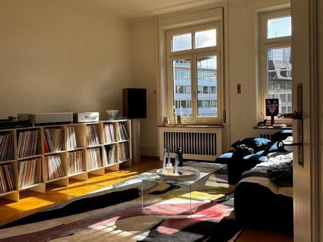 1 Zimmer, 110 m², 3. Stock