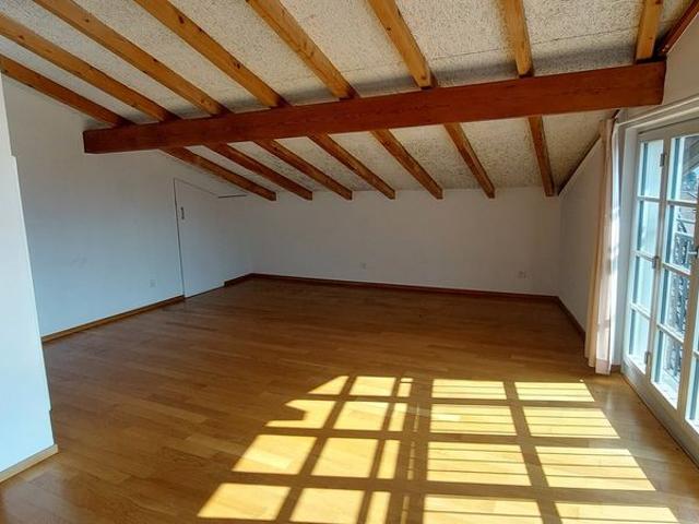 1 Zimmer, 121 m²