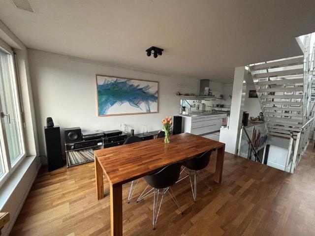 1 Zimmer, 125 m², 4. Stock