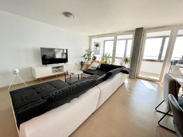 1 Zimmer, 130 m², 21. Stock