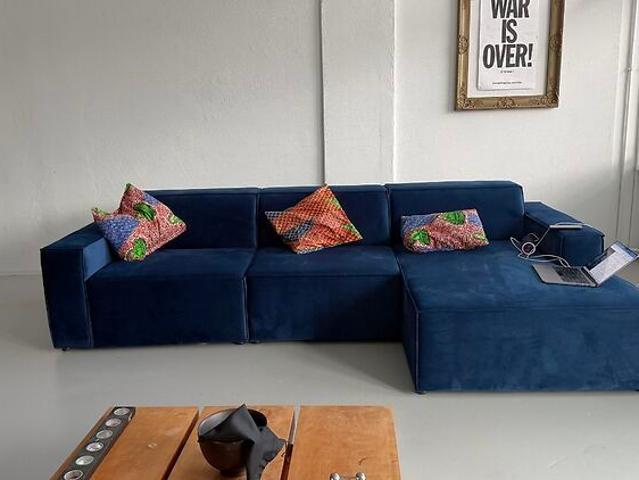 1 Zimmer, 138 m², 2. Stock