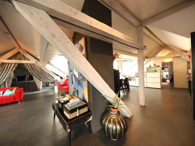 1 Zimmer, 140 m², 5. Stock