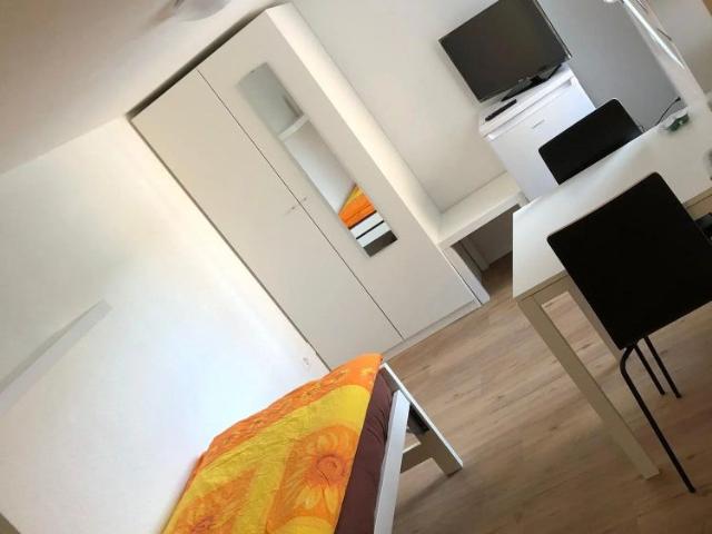 1 Zimmer, 14 m², 1. Stock