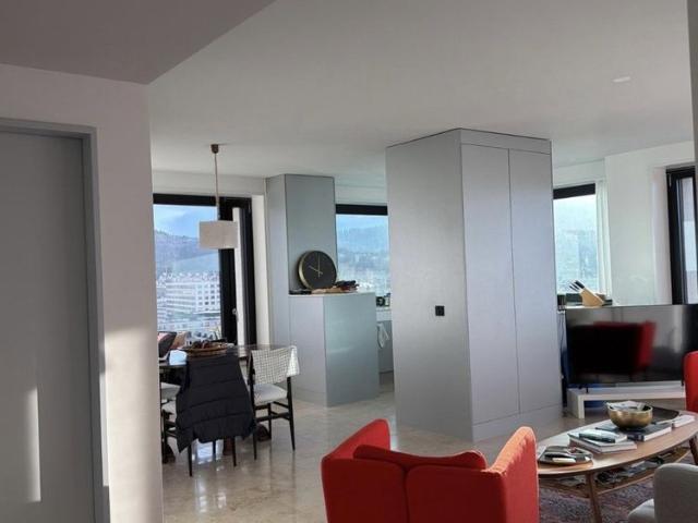 1 Zimmer, 150 m², 14. Stock