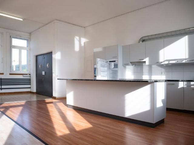 1 Zimmer, 193 m², 2. Stock