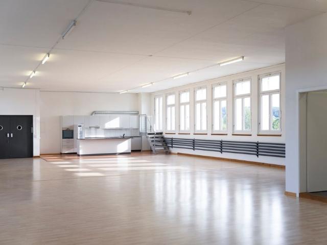 1 Zimmer, 193 m², 2. Stock