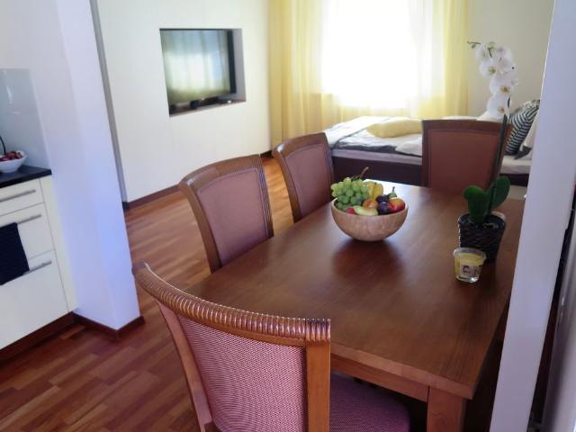 1 Zimmer, 27 m², 1. Stock