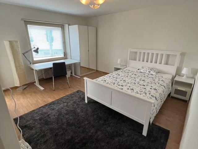 1 Zimmer, 27 m², 1. Stock