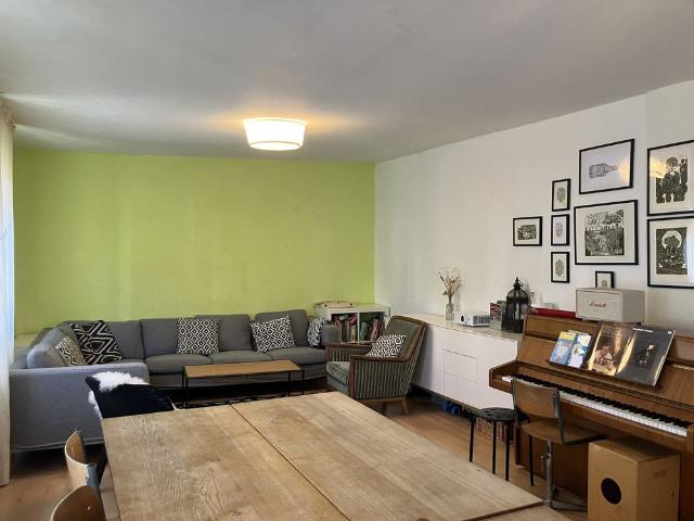 1 Zimmer, 27 m², 2. Stock