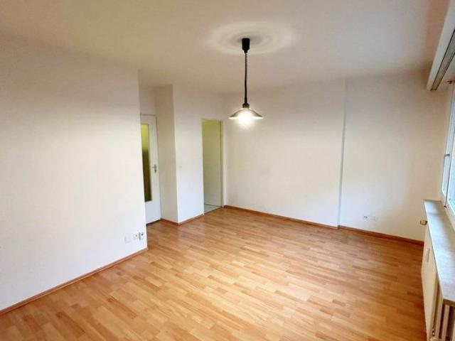 1 Zimmer, 28 m², 1. Stock