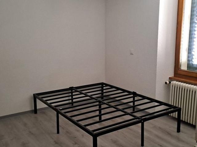 1 Zimmer, 2. Stock