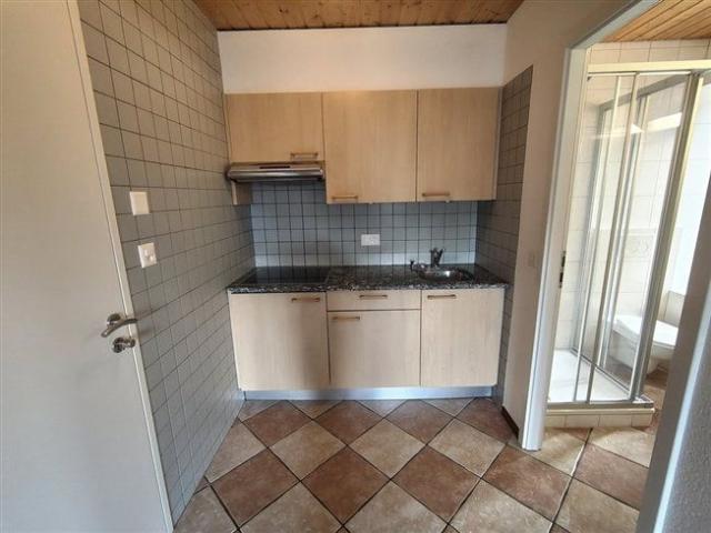 1 Zimmer, 2. Stock