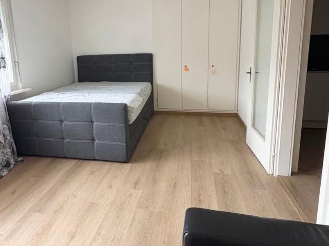 1 Zimmer, 33 m², 1. Stock