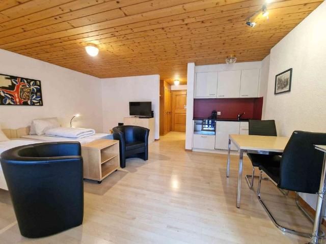 1 Zimmer, 33 m², 1. Stock