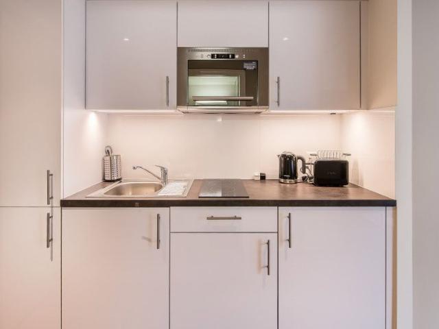 1 Zimmer, 33 m², 4. Stock