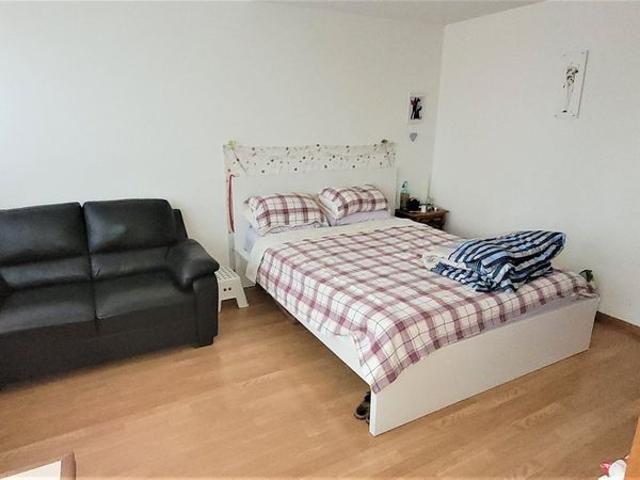 1 Zimmer, 30 m², 4. Stock