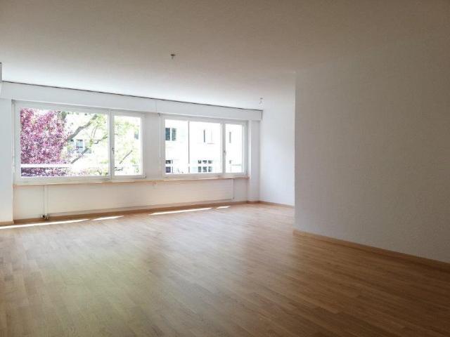 1 Zimmer, 30 m², 4. Stock
