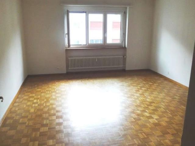 1 Zimmer, 30 m², 4. Stock