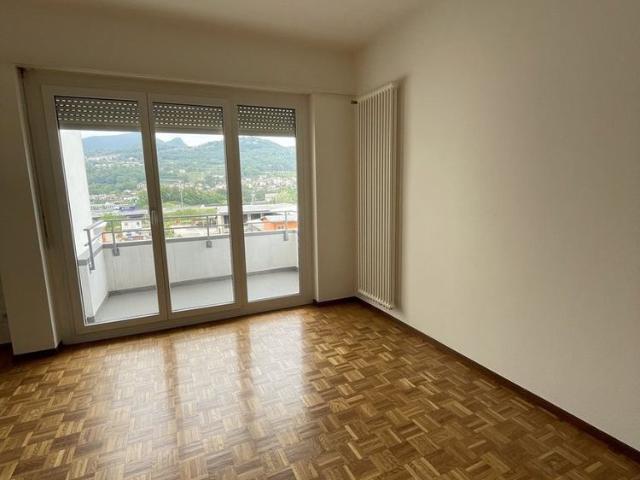 1 Zimmer, 32 m², 2. Stock