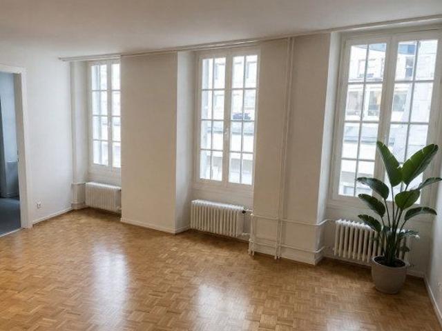 1 Zimmer, 37 m², 1. Stock