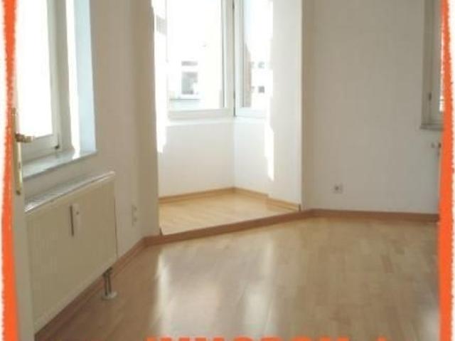 1 Zimmer Wohnung mit separater Küche und BALKON zu vermieten!