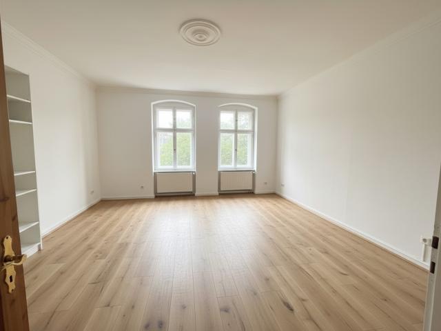 1 Zimmer Altbau Wohnung mit Balkon zum Innenhof