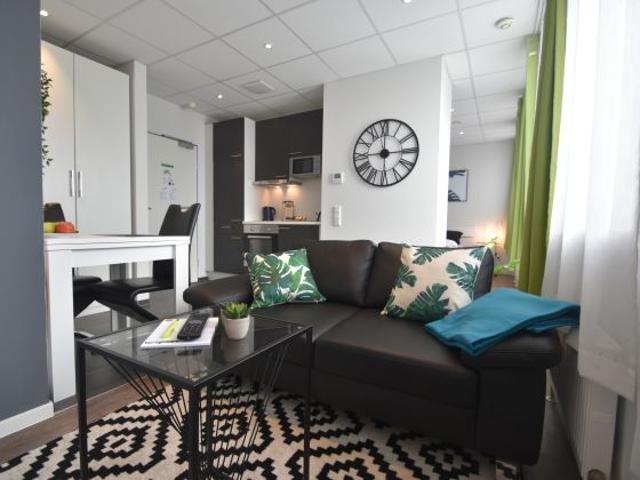 ab 02.09. freies1 Zimmer Apartment für Singles mit Ansprüchen, wohnlich eingerichtet, zentral in Niederrad