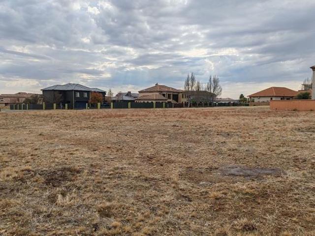 1 044 m² Land available in Shellyvale