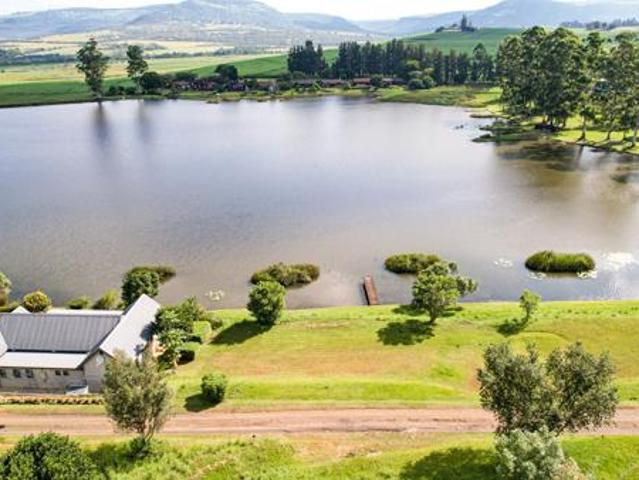 1 048 m² Land available in Albert Falls