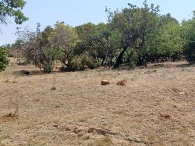 1 049 m² Land available in Kosmos Ridge