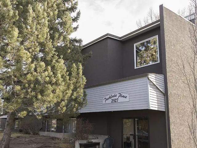 $1,050 West Hillhurst Bachelor Apartment Heat & Water Inc!