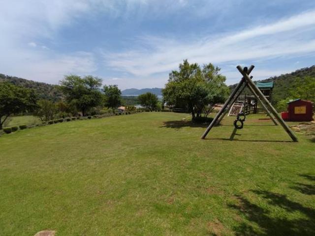 1 050 m² Land available in Estate D Afrique