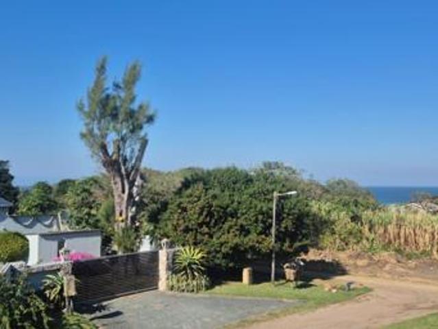 1 057 m² Land available in Port Edward
