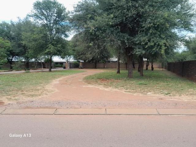 1 056 m² Land available in Lephalale Ellisras
