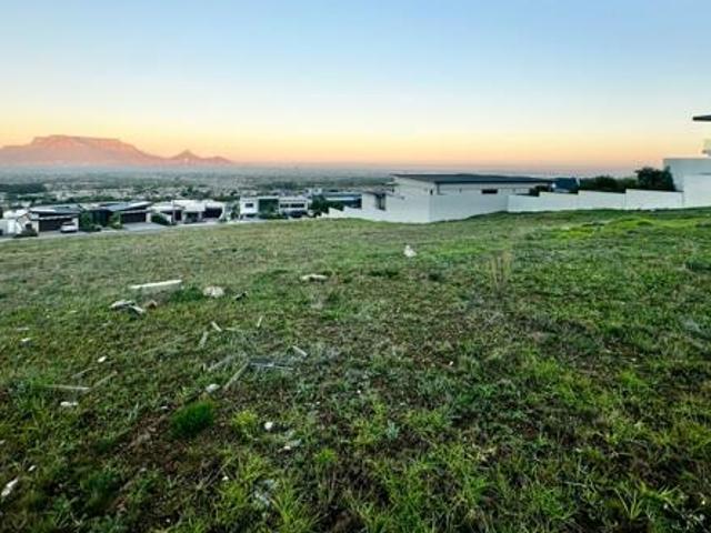1 060 m² Land available in Baronetcy Estate
