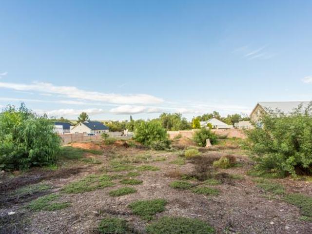 1 064 m² Land available in West Bank