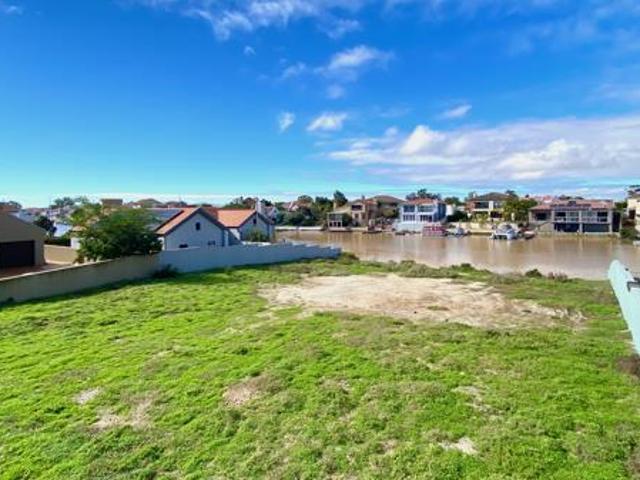 1 069 m² Land available in Port Owen