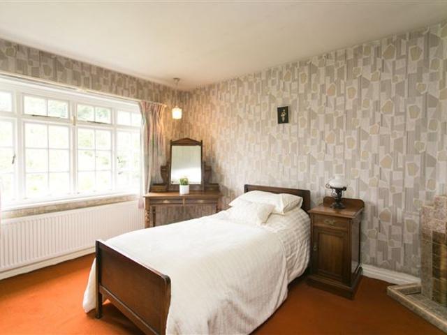 1,075,000 | 2 Greenfield Road, Mount Merrion, County Dublin DNG Stillorgan 5006 MyHome. Ie Residential