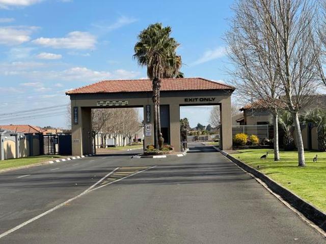 1 075 m² Land available in Vereeniging Central