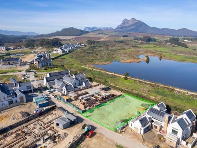 1 080 m² Land available in Stellenbosch Central