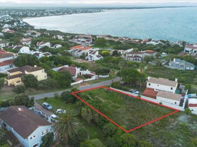 1 092 m² Land available in Santareme