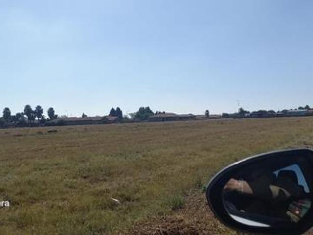 1 098 m² Land available in Riversdale