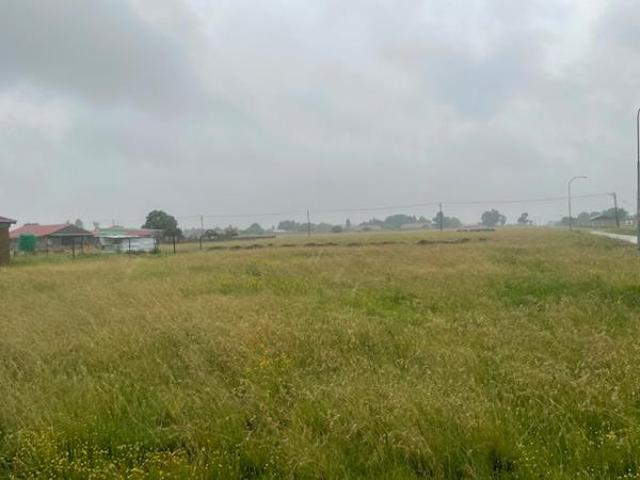 1 003 m² Land available in Riversdale