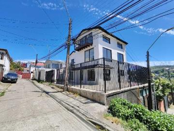 $ 1.000.000 Casa en Arriendo en Talcahuano 5 dormitorios 3 baños / Kutt Property