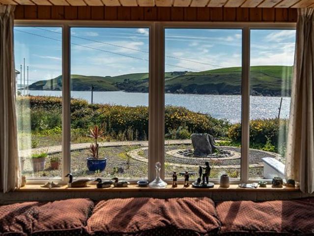1,000,000 | Cliffs Landing, Kinure, Oysterhaven, Kinsale, Cork James Murphy & Co. Auctioneers 5011 MyHome. Ie Residential